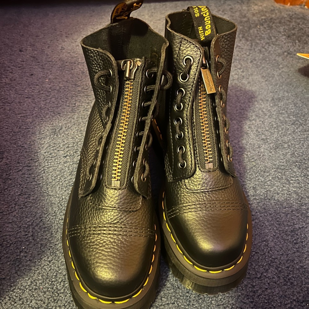 New Dr Martens Sinclair Platform Boots Women’s size 6